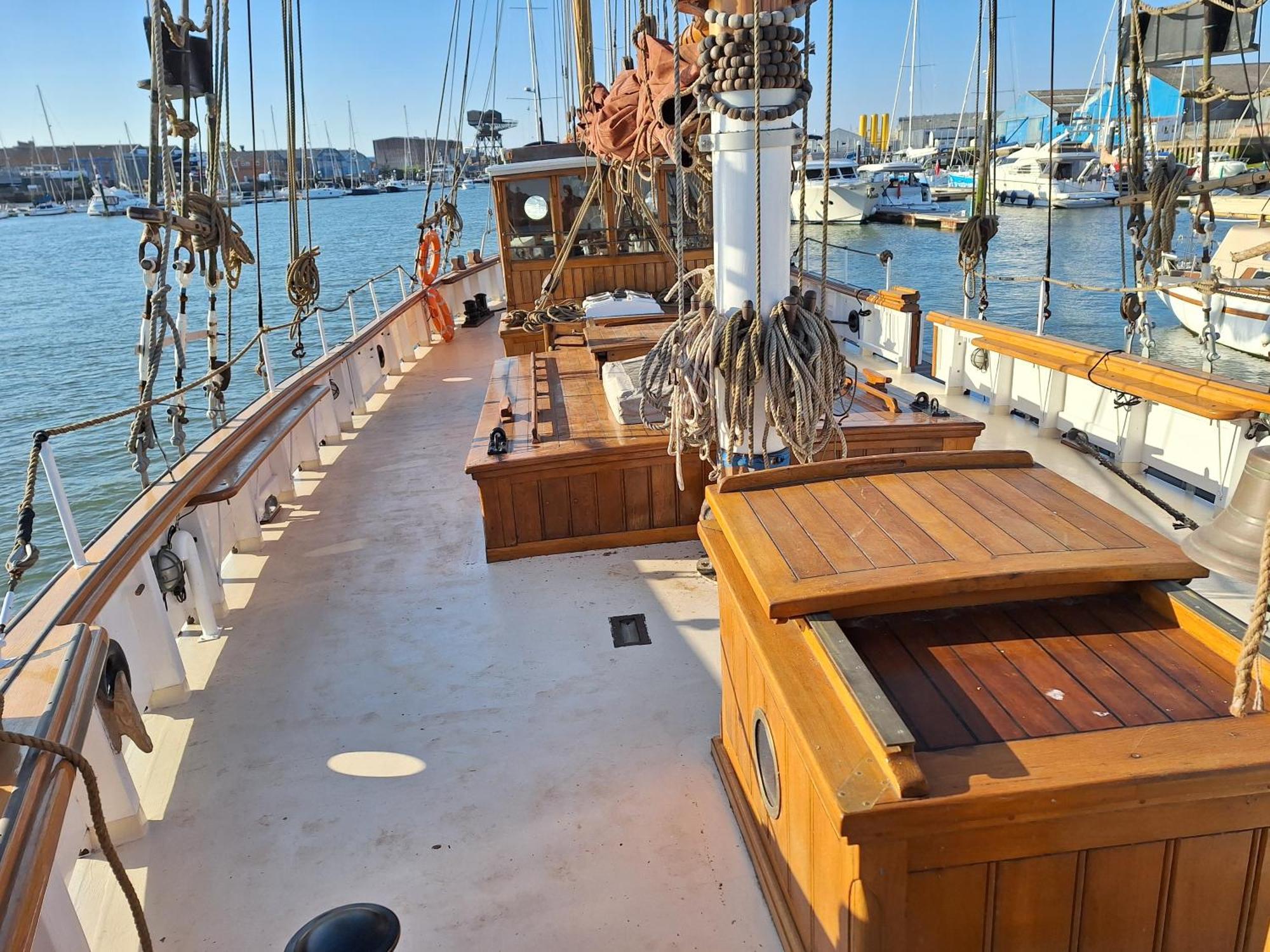 Historic Wooden Ship 'Ursula' איסט קאוס מראה חיצוני תמונה